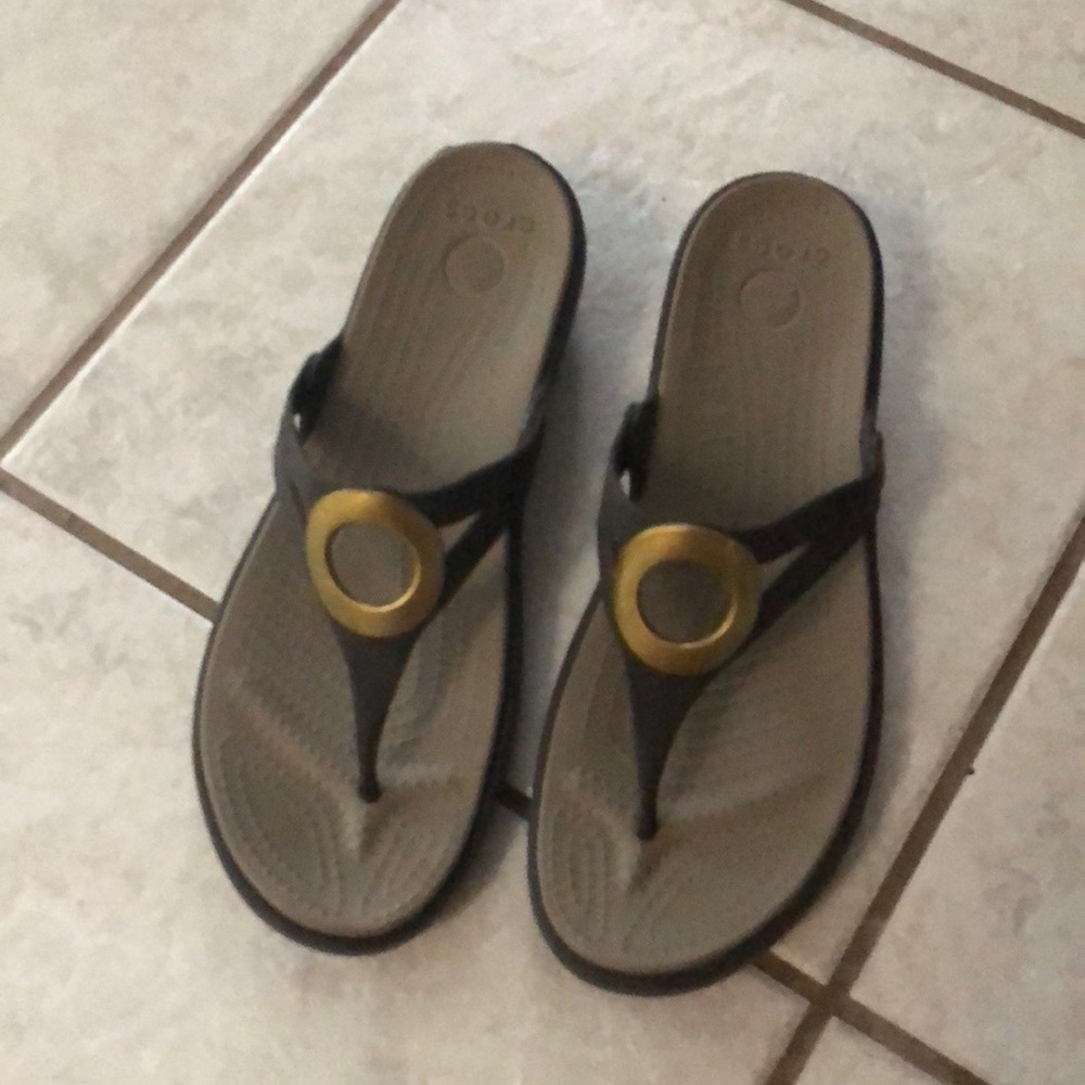 Croc wedge sandal